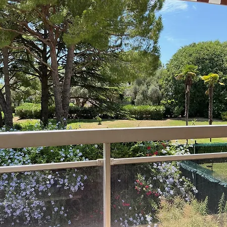 Superbe Avec Piscine Et Tennis Апартаменти *