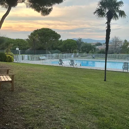 Superbe Avec Piscine Et Tennis Antibes