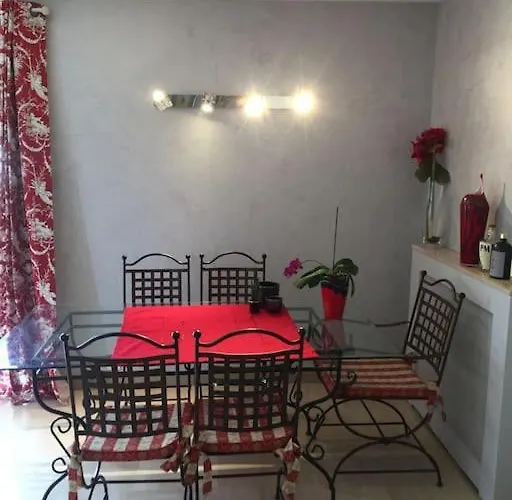 Superbe Avec Piscine Et Tennis Antibes